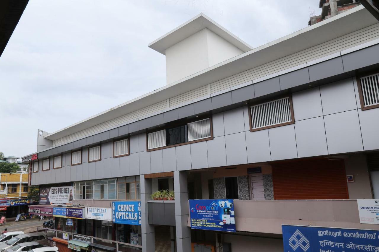 Kodavath Regency Alwaye Exterior photo