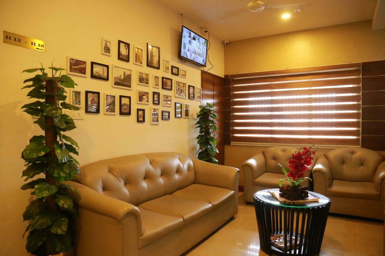 Kodavath Regency Alwaye Exterior photo
