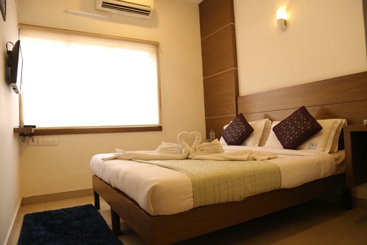 Kodavath Regency Alwaye Exterior photo