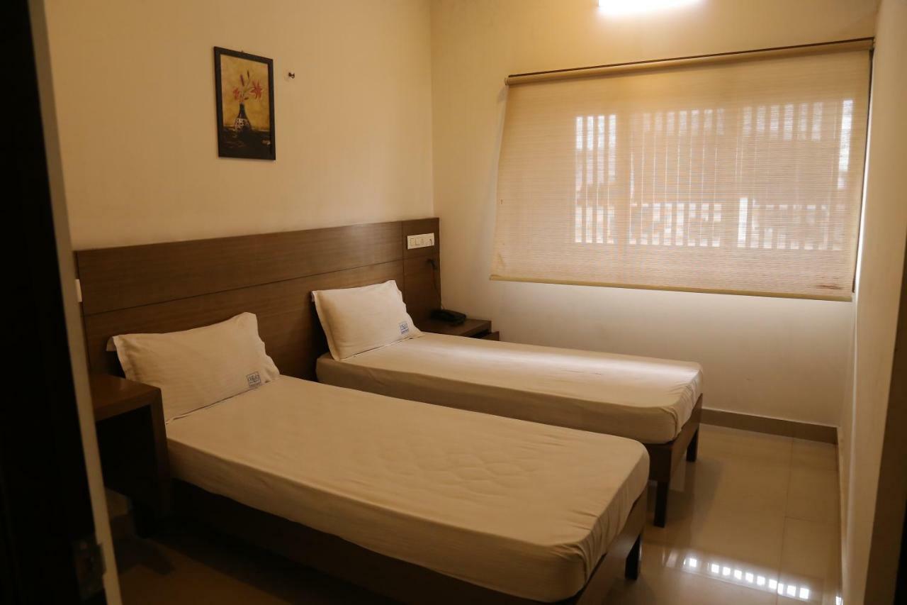 Kodavath Regency Alwaye Exterior photo