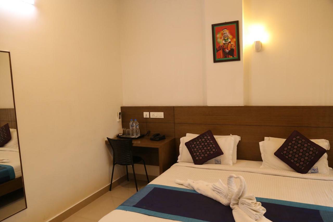 Kodavath Regency Alwaye Exterior photo