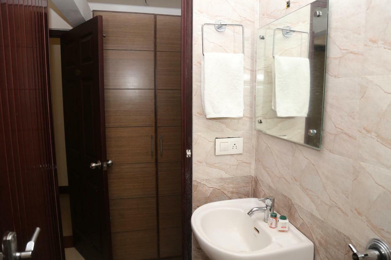 Kodavath Regency Alwaye Exterior photo